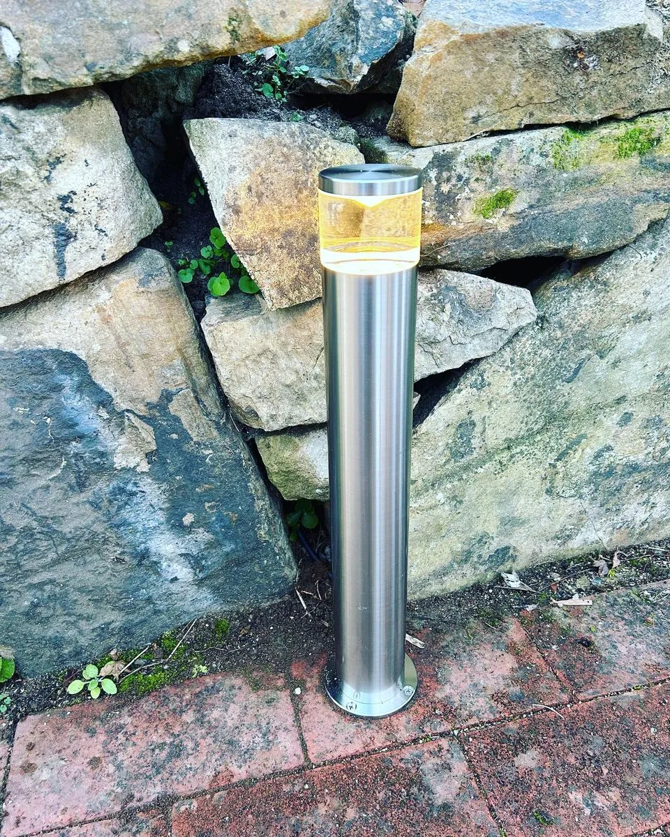 Garden bollard lighting